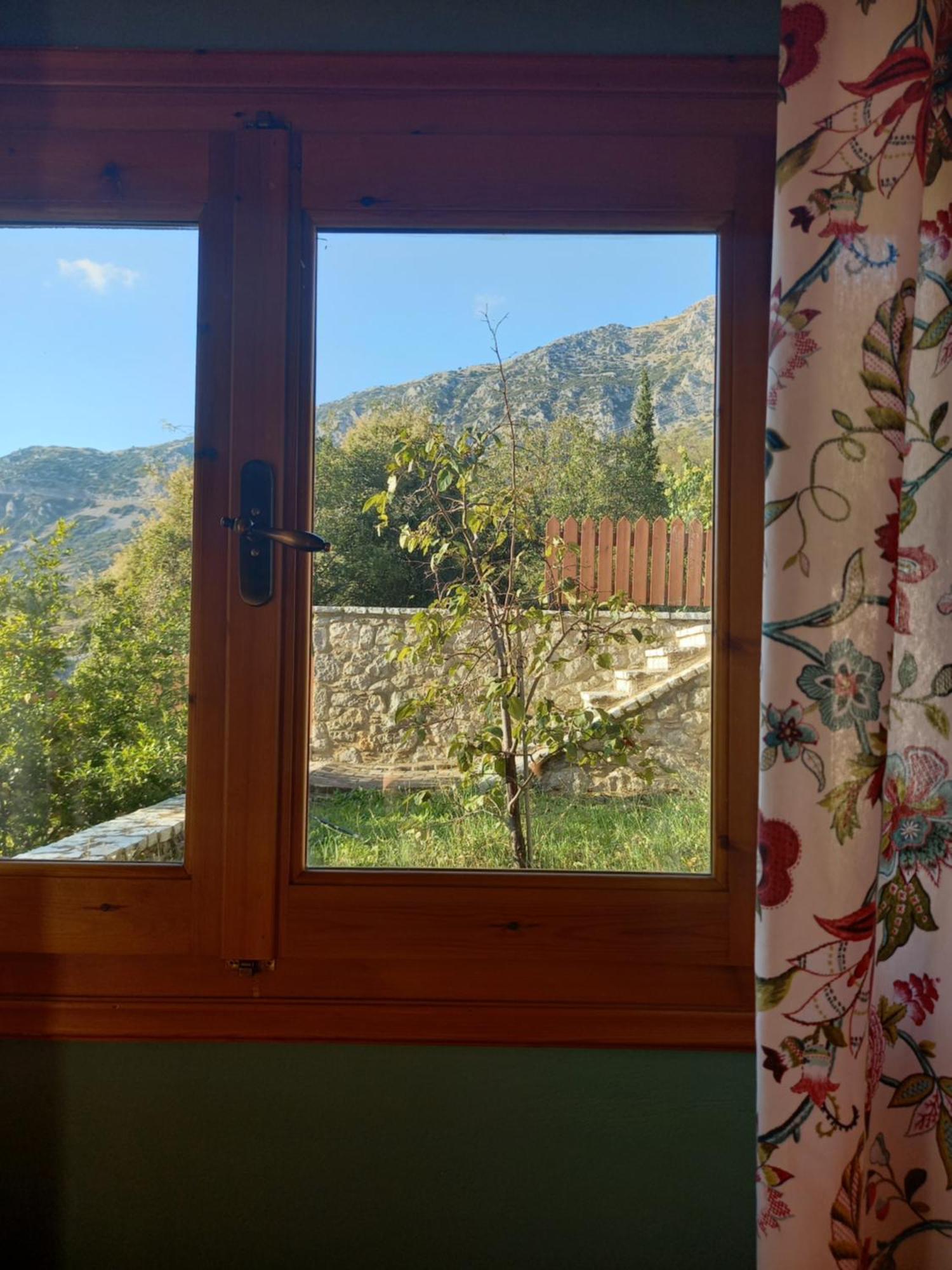 Kastalia Country Home Arachova Bagian luar foto
